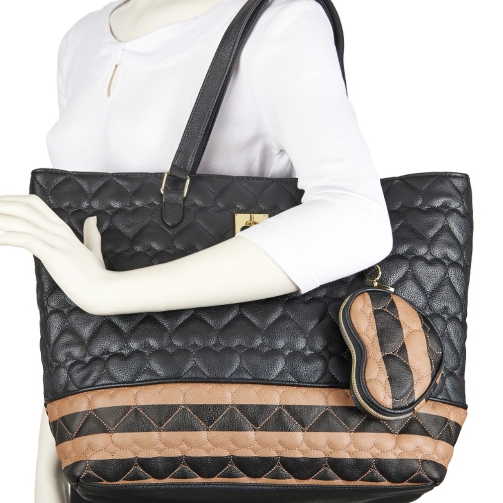 NWT Betsey Johnson 2-in-1 Heart Quilted Tote/Coin - Picture 2 of 4